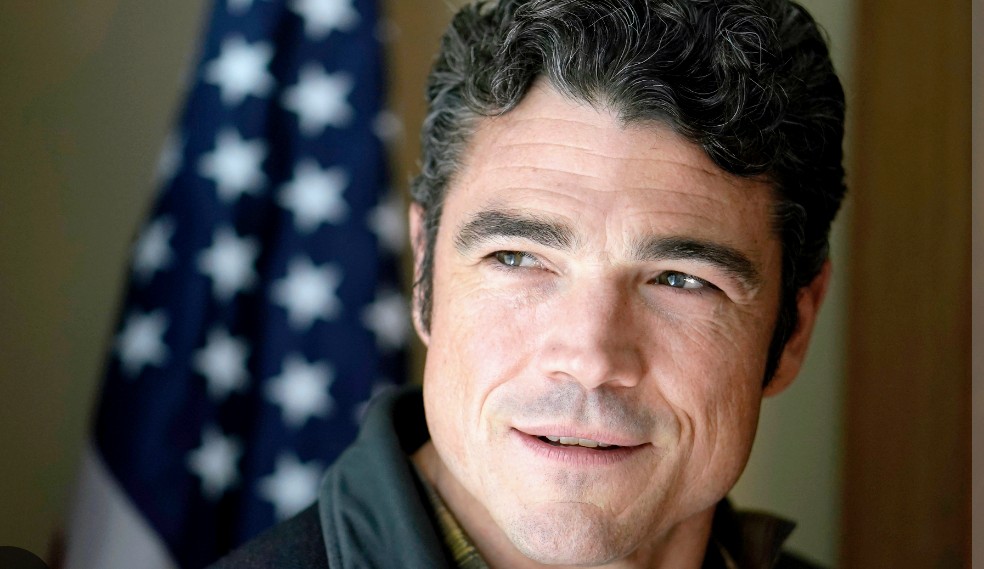 ඉල්ලා අස් වූ බුද්ධි අංශ අධ්‍යක්ෂ, ට්‍රම්ප්ට කළ  බරපතළ හෙළිදරව්ව.