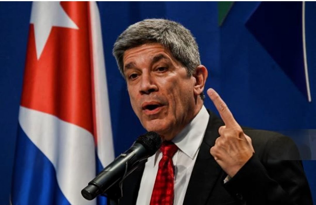 ඇමරිකාව කියුබාව ආක්‍රමණය කිරීමට සැරසෙයි....