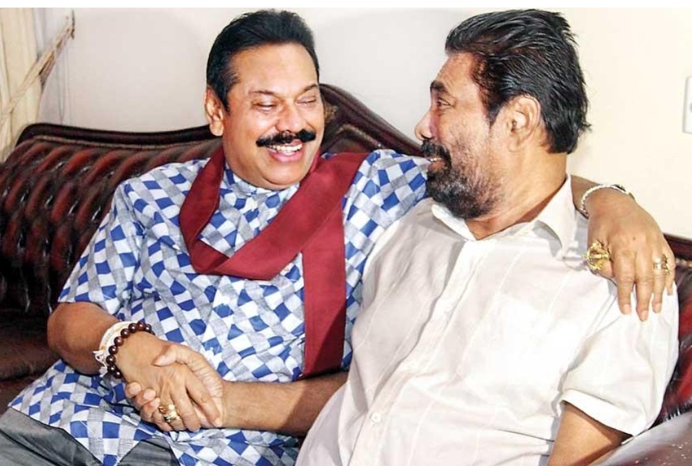 රාජපක්ෂවරු හඳුනා ගත් මහින්ද විජේසේකරගේ " බෝම්බය".....