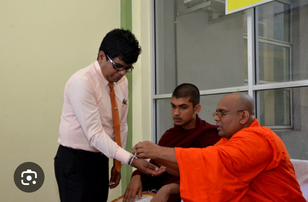තුසිත හල්ඔළුව ඩුබායි පැනලා පාතාලය එක්ක සෙට් වෙලා ..