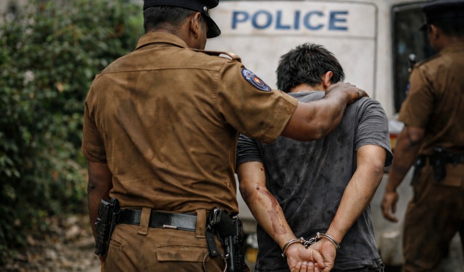 පොලීසියේ මදාවි රාජකාරියට වග කියන්නේ කවුද ?